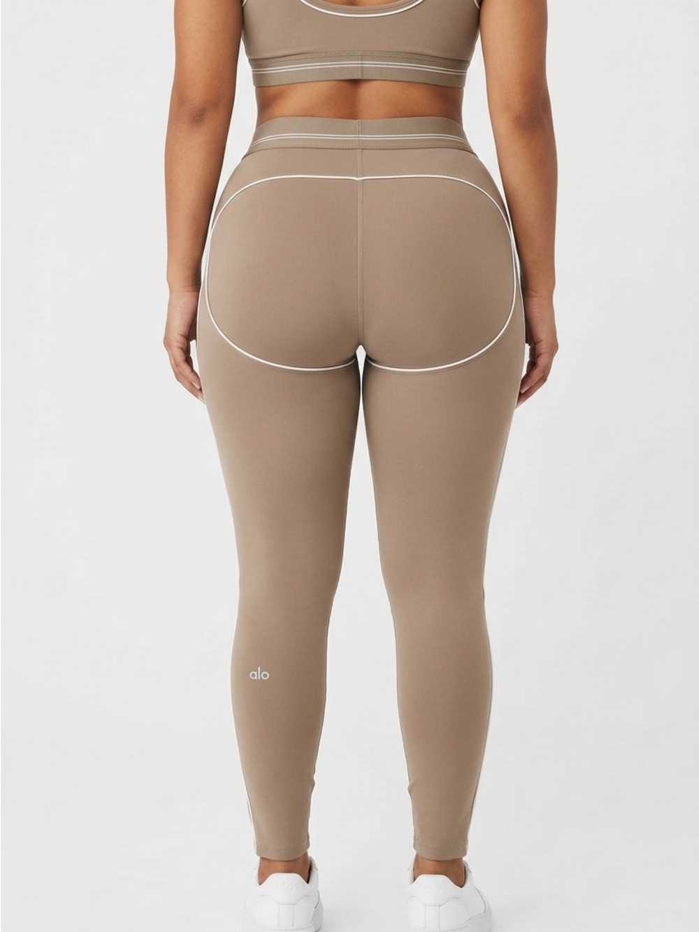 ALO Yoga Tan High-Waist Leggings And Sports Bra Set - Picture 8 of 16